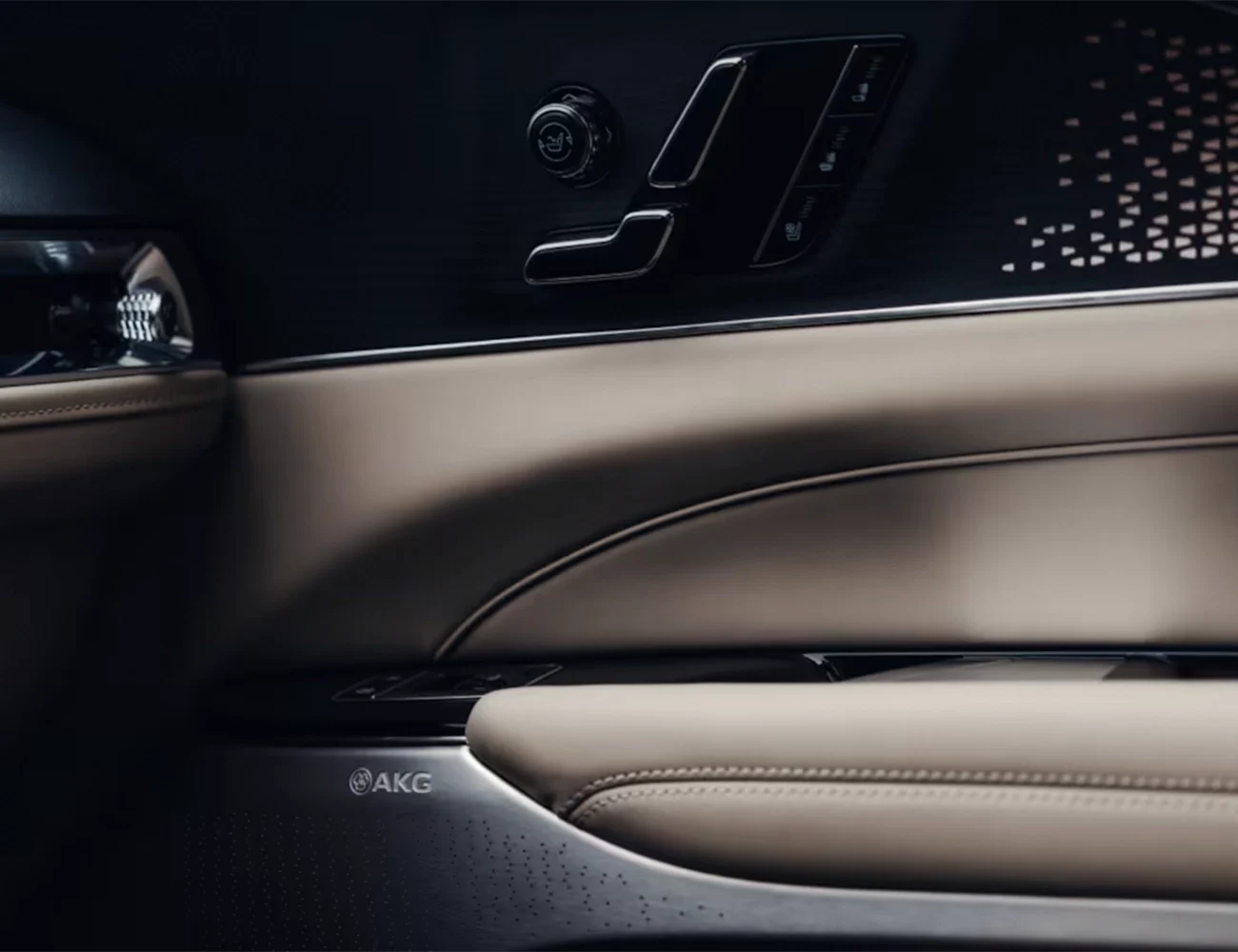 Autohaus wiens münster cadillac lyriq akg soundsystem