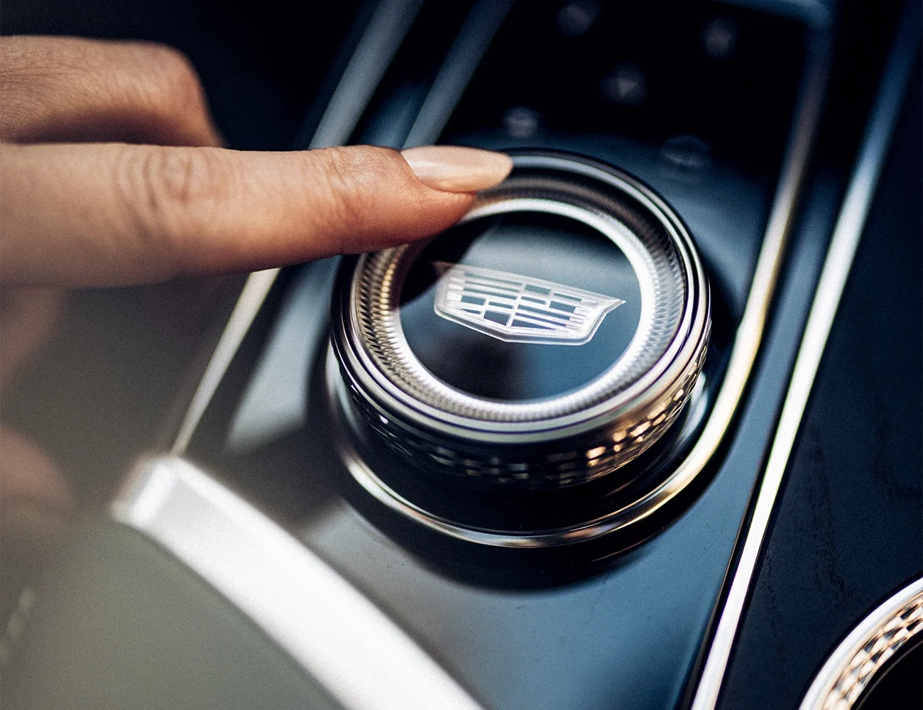 Autohaus wiens muenster cadillac lyriq interieur zentrale mittelkonsole