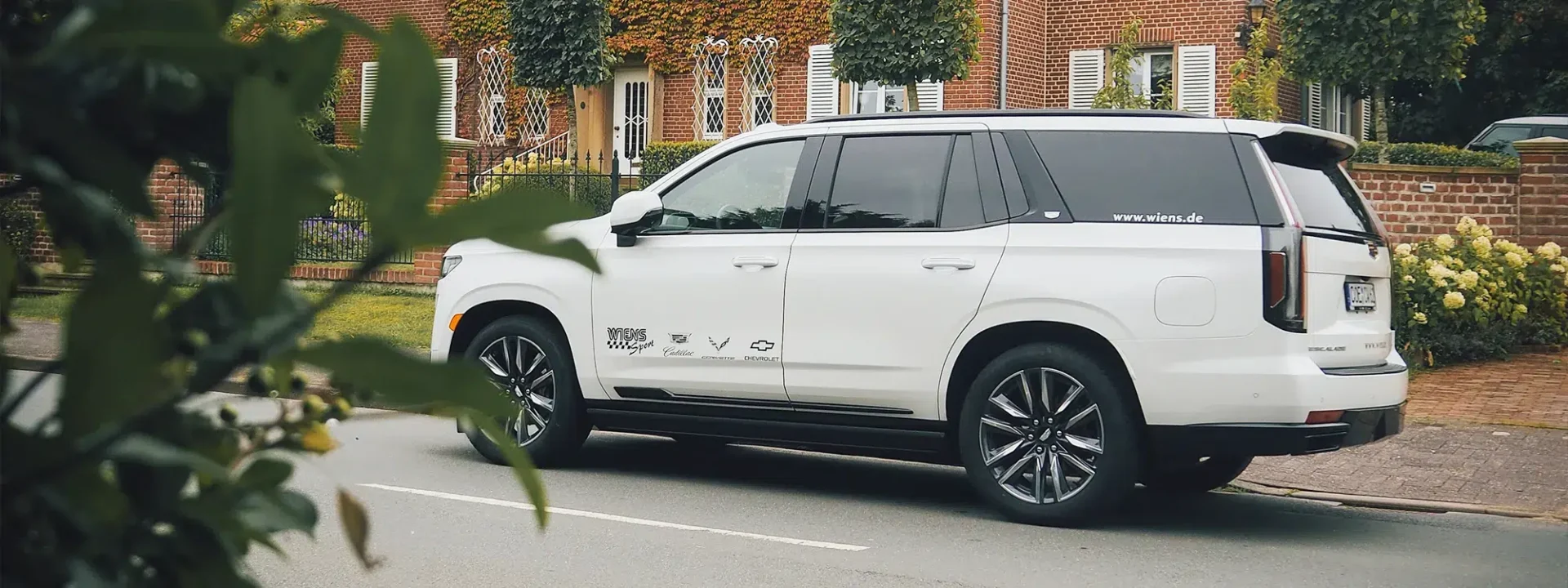 Autohaus wiens muenster headerbild cadillac escalade 01 Kopie (1)