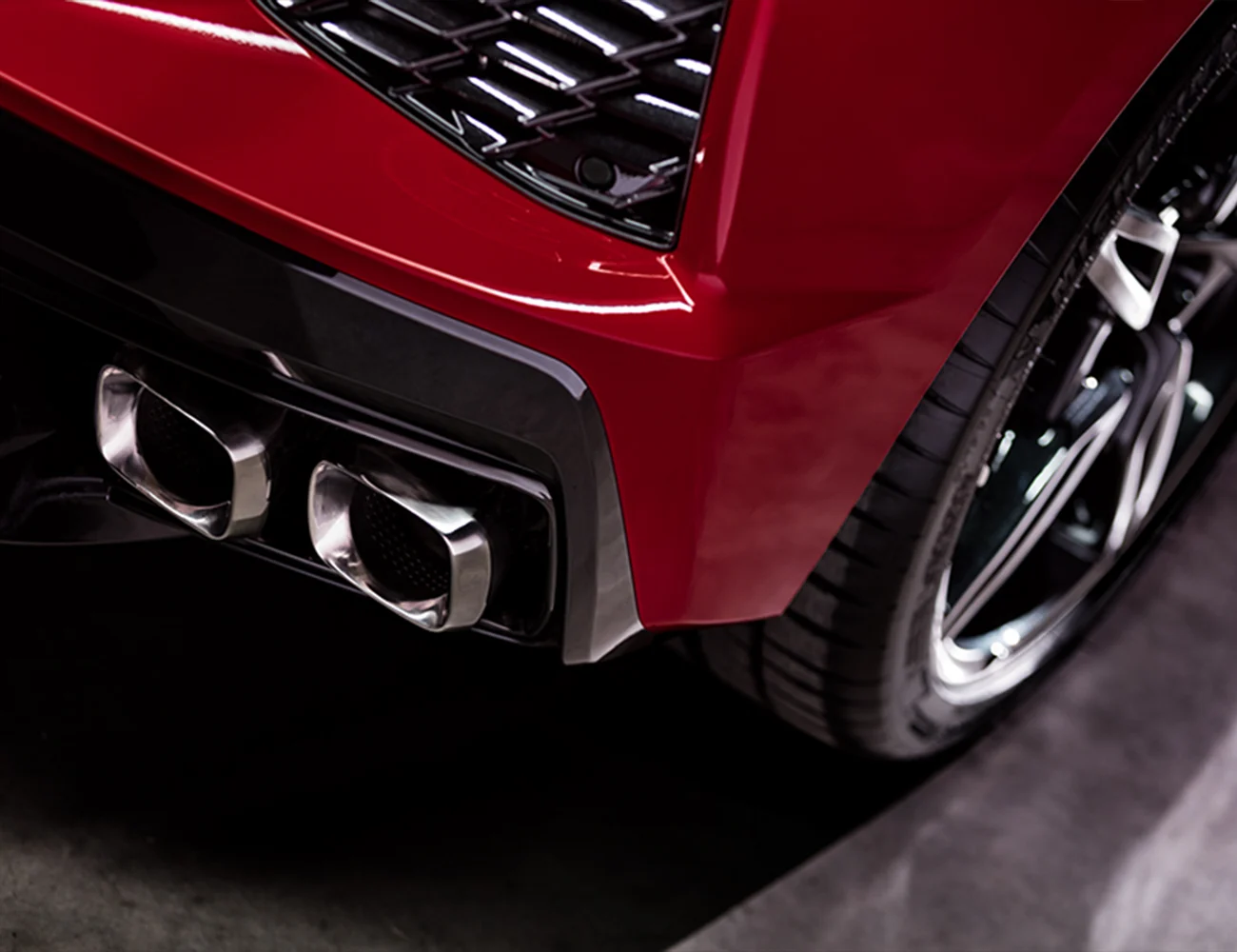 Corvette c8 heck auspuff diffusor rot