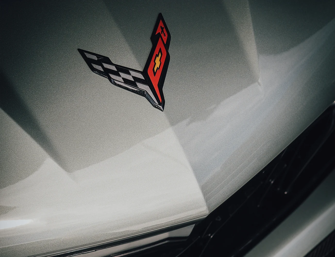 Corvette c8 z06 logo haube detail